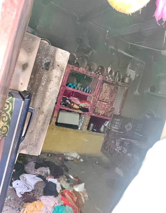 After stealing jewelry and cash, the thieves set the house on fire
