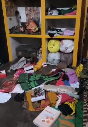 Family slept in air-conditioned room; thieves made off with cash and jewelry.