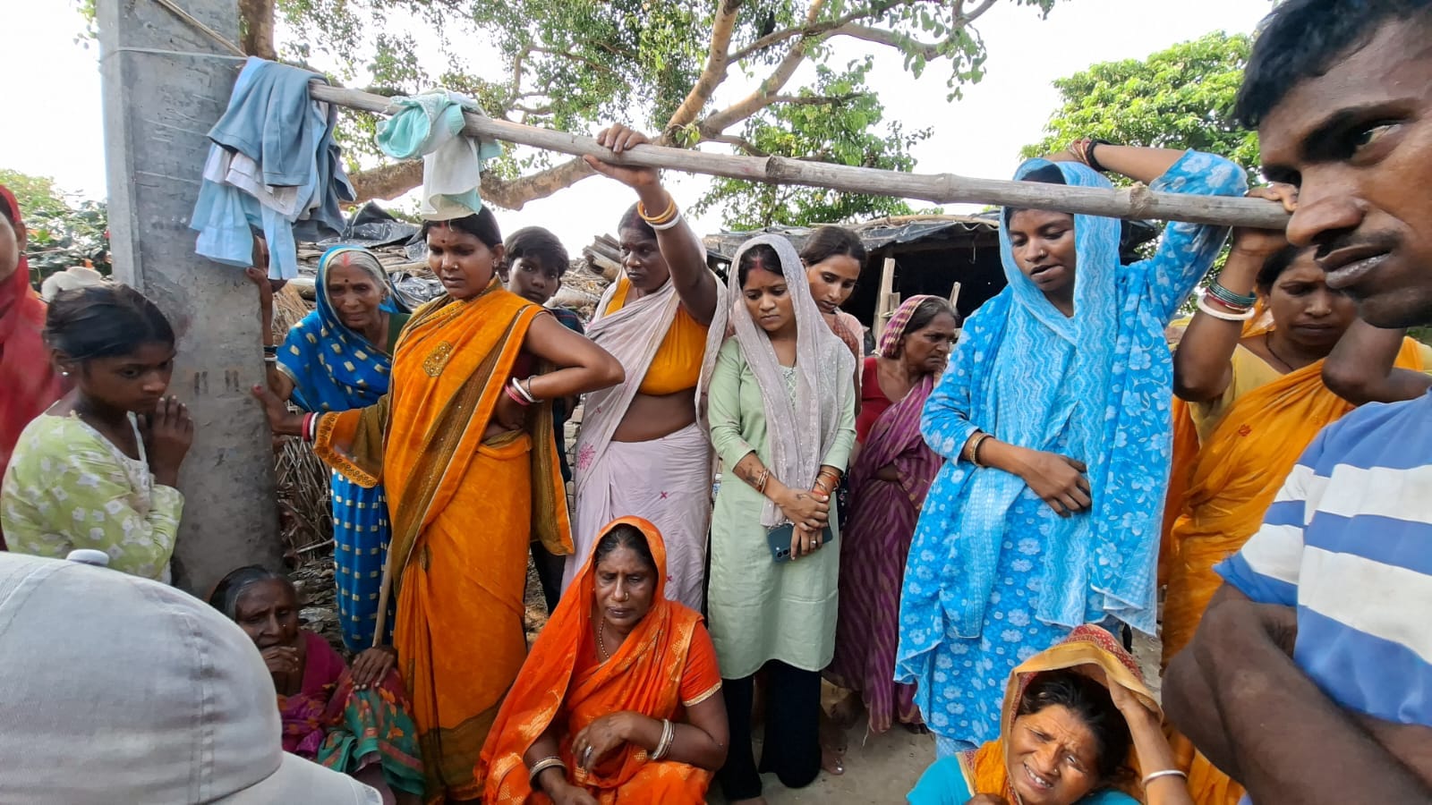 घटना के बाद गांव में पसरा सन्नाटा