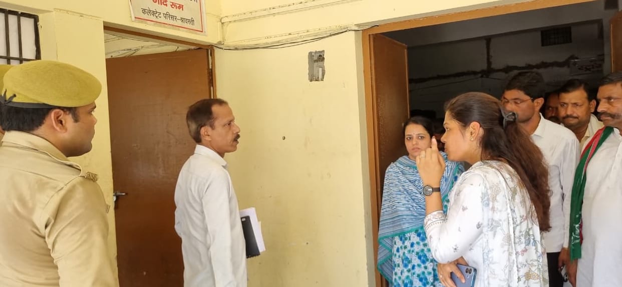 The District Magistrate inspected the EVM warehouse.