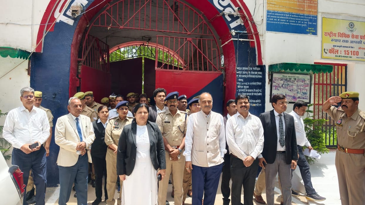 Inmates' grievances heard at the district jail.