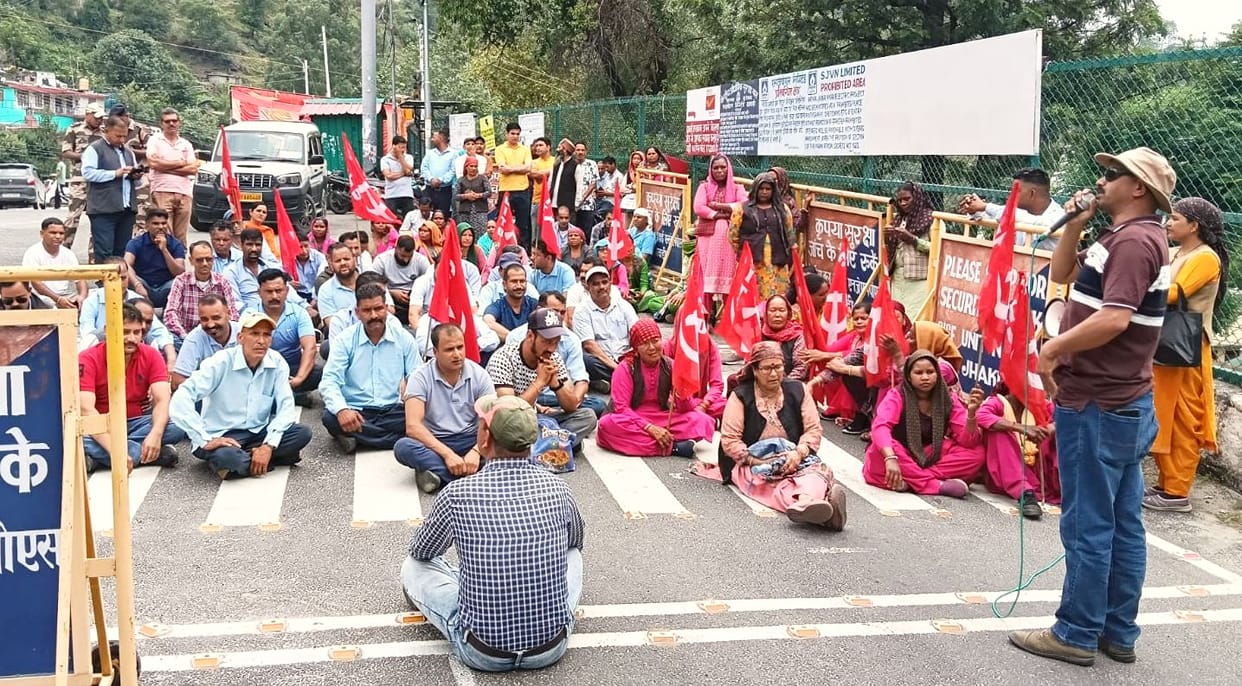 Contract workers' protest over demands continues in Jhakri