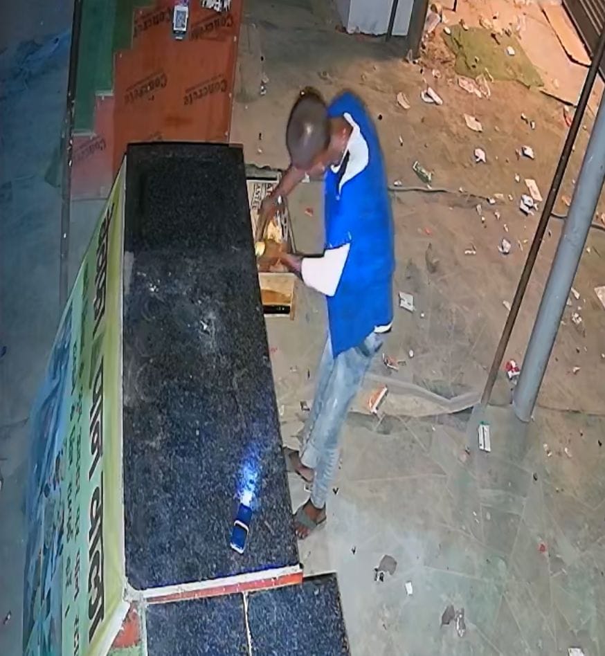 Theft at a tea shop 200 meters from the police outpost.