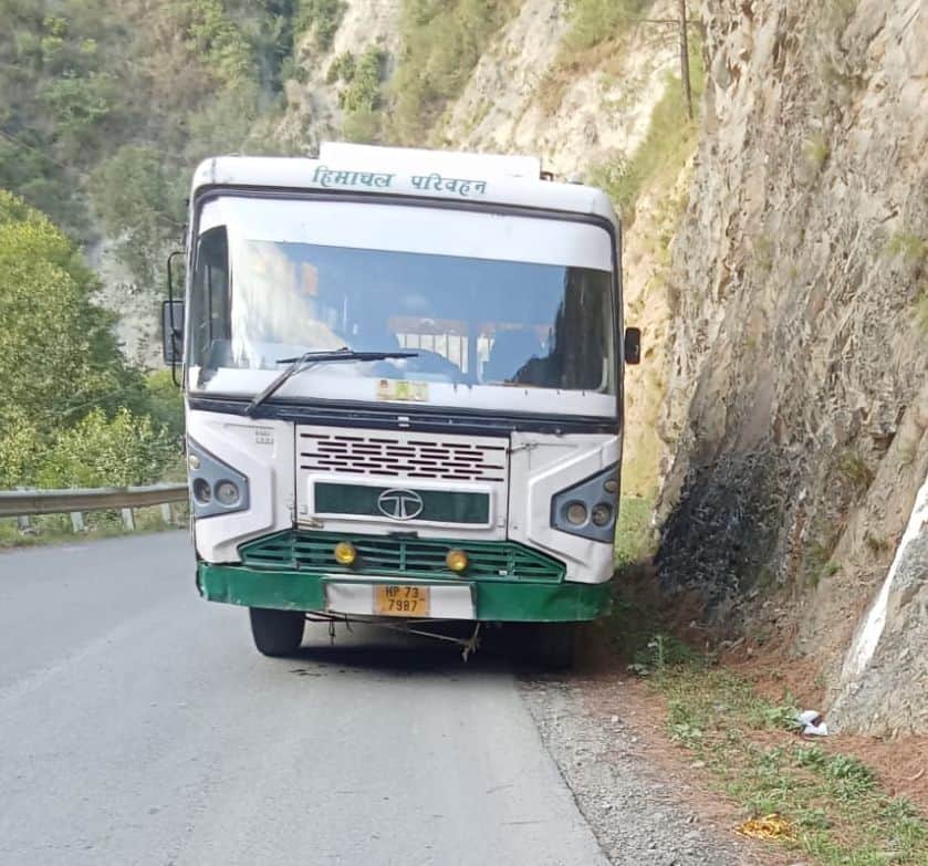 Three HRTC buses are stranded on the Koti-Pukhri road.