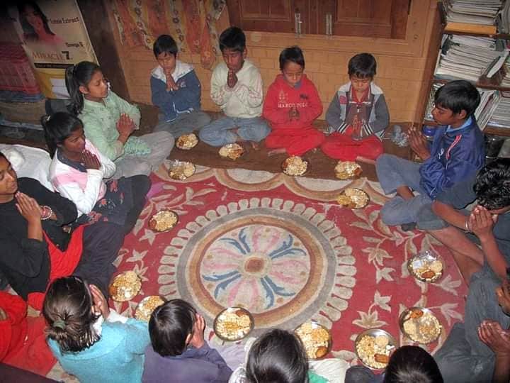 Sudarshana had sold her jewelry to uplift destitute women and children.