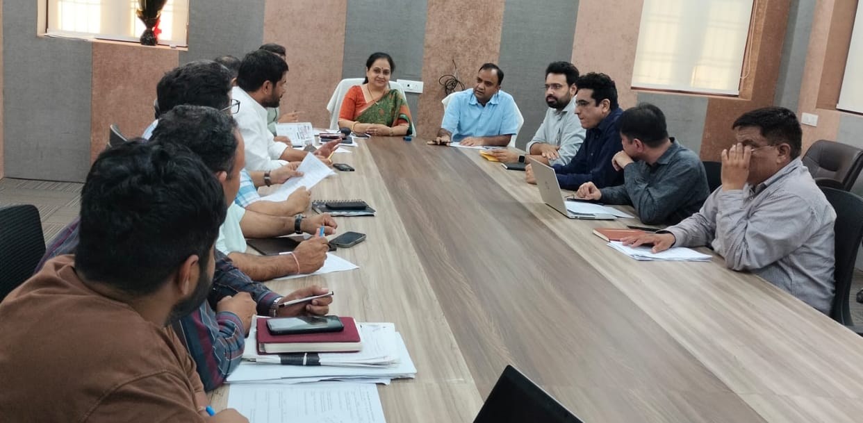 Consensus reached on 9 agenda items at the Finance Committee's first meeting.