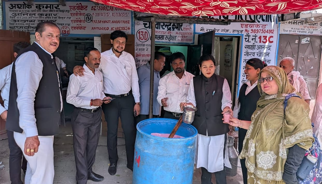 Sharbat was served to people on Nirjala Ekadashi.