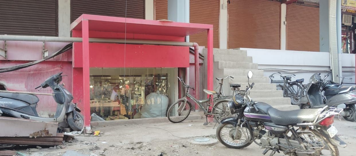 Commercial activities are being conducted in 298 basements without a Fire NOC.