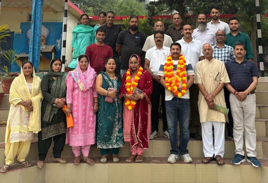 राजकीय वरिष्ठ माध्यमिक पाठशाला बालकरूपी में चुनी गई स्कूल प्रबंधन समिति। स्रोतङ संस्थान
