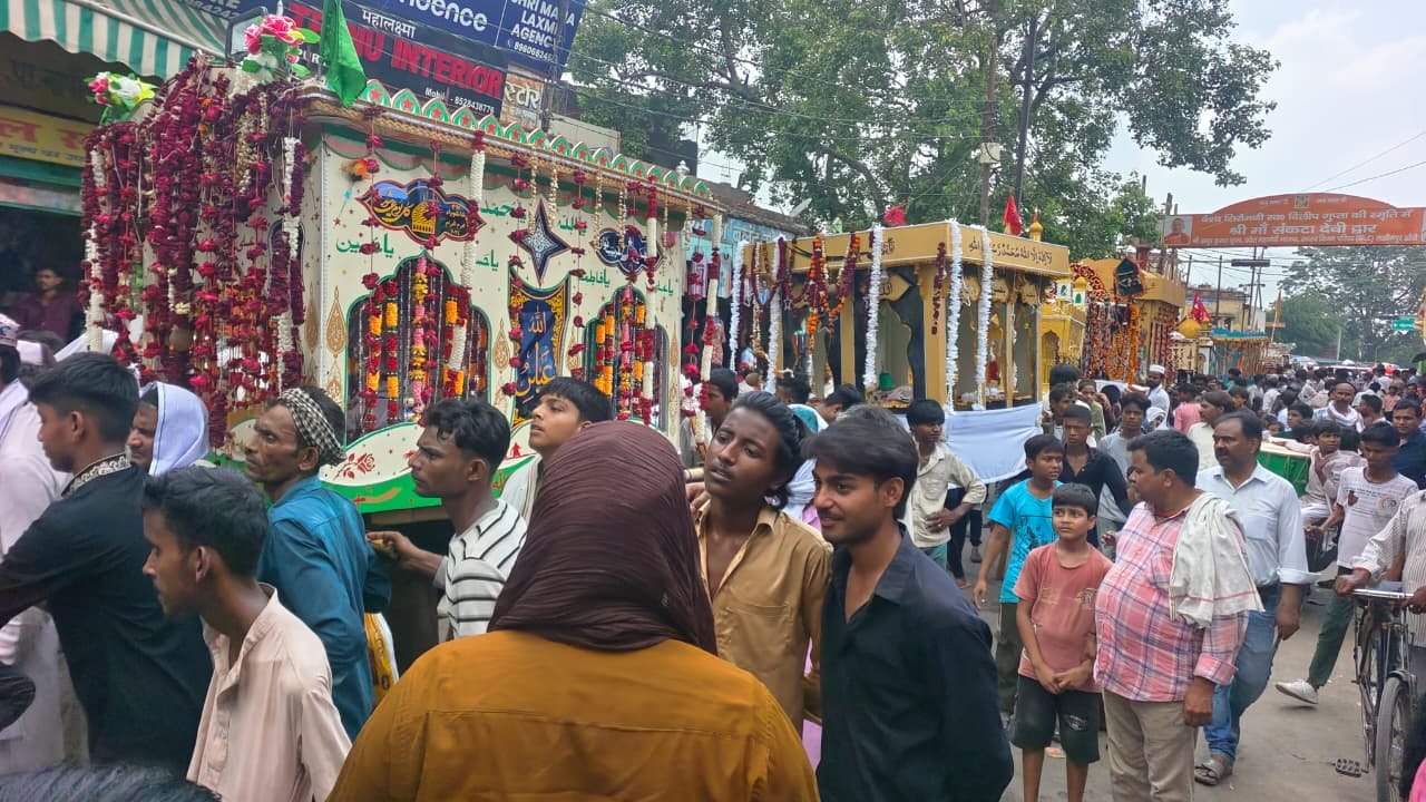 A mourning procession was taken out in memory of the martyrs of Karbala