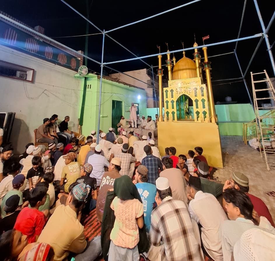 Religious gatherings continued throughout the night; the faithful paid tribute to Imam Hussain.