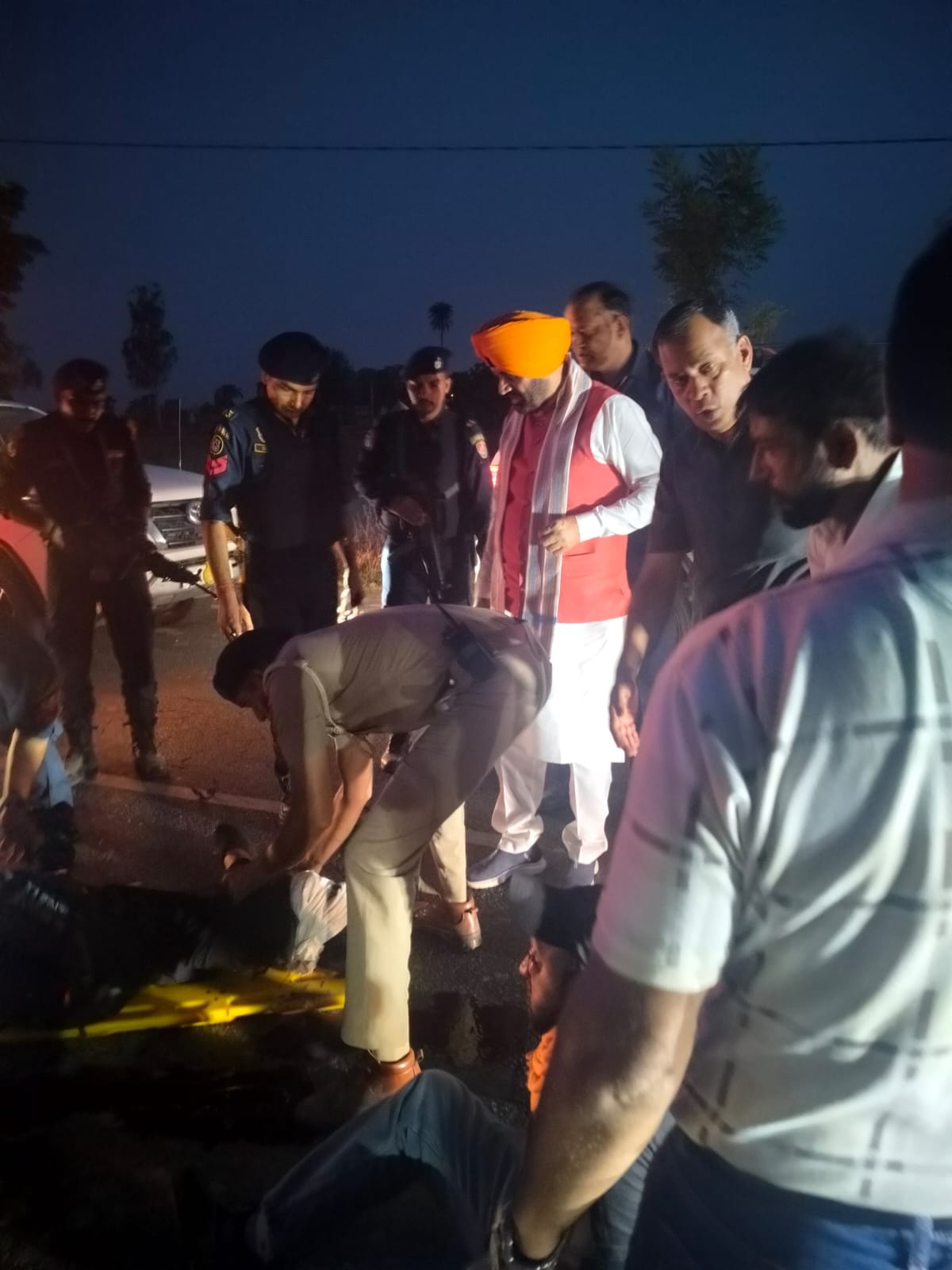 Chief Minister Nayab Saini had his convoy stopped to help the youths injured in an accident.