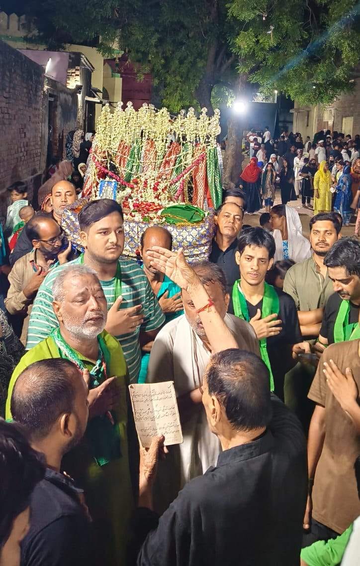 The Mehndi procession was taken out with reverence.