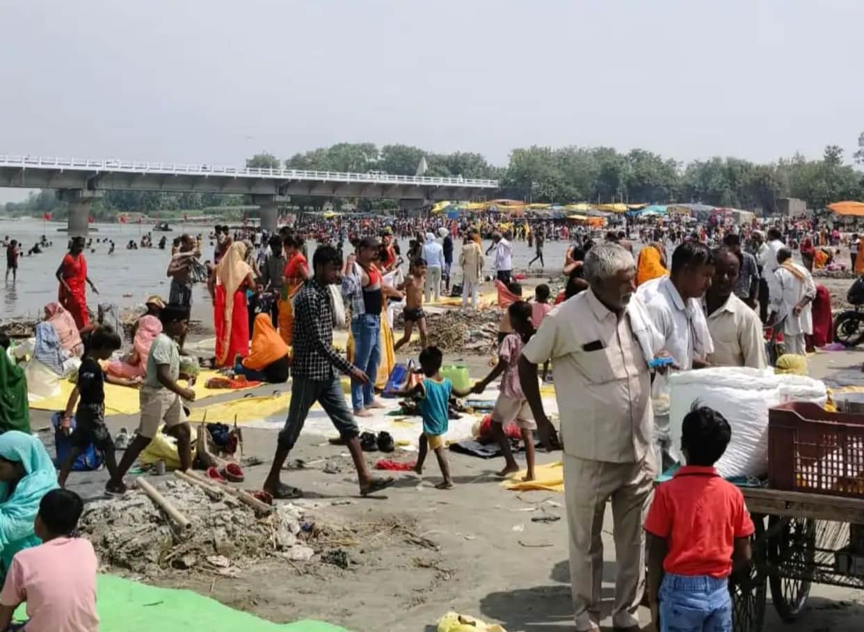 Sought the blessings of Mother Ganga by taking a holy dip at Kachhla.