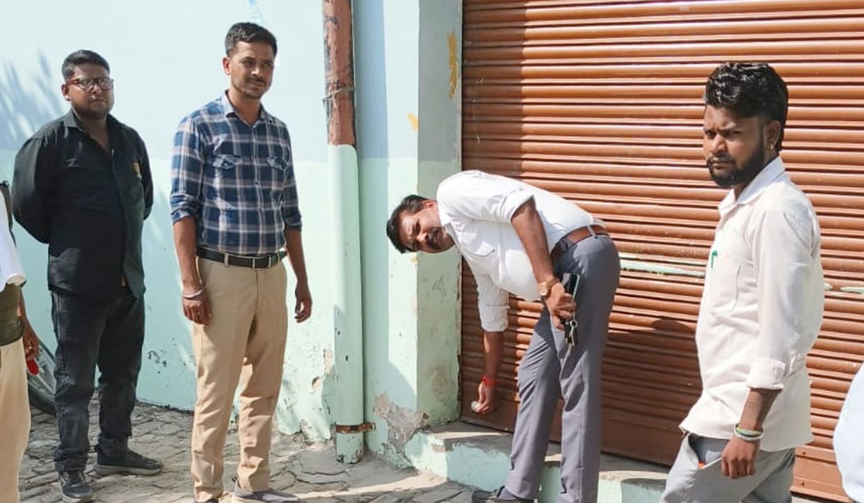 Raid conducted following a complaint regarding treatment at a sealed hospital; case registered against quack.