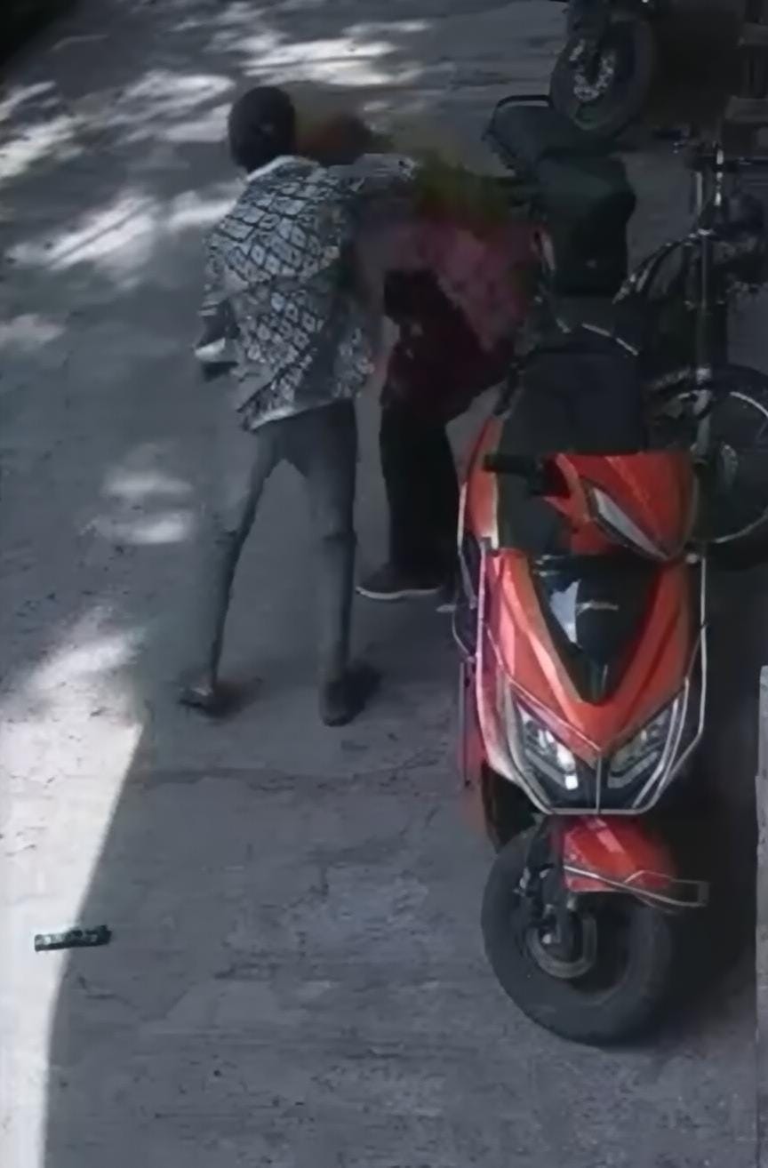 Ujjain News: दवा बाजार में खूनी तांडव, ड्यूटी पर जा रही युवती को बात करने के लिए रोका फिर 14 बार मारे चाकू