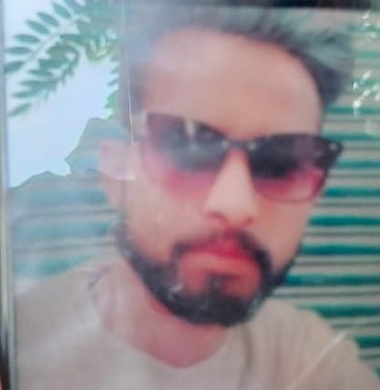 Dairy owner killed after being hit by a vehicle at Tarin Tikli; body placed on road to stage a blockade.