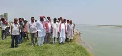 Two sisters who drowned in the Saryu River remain untraced even after 30 hours.