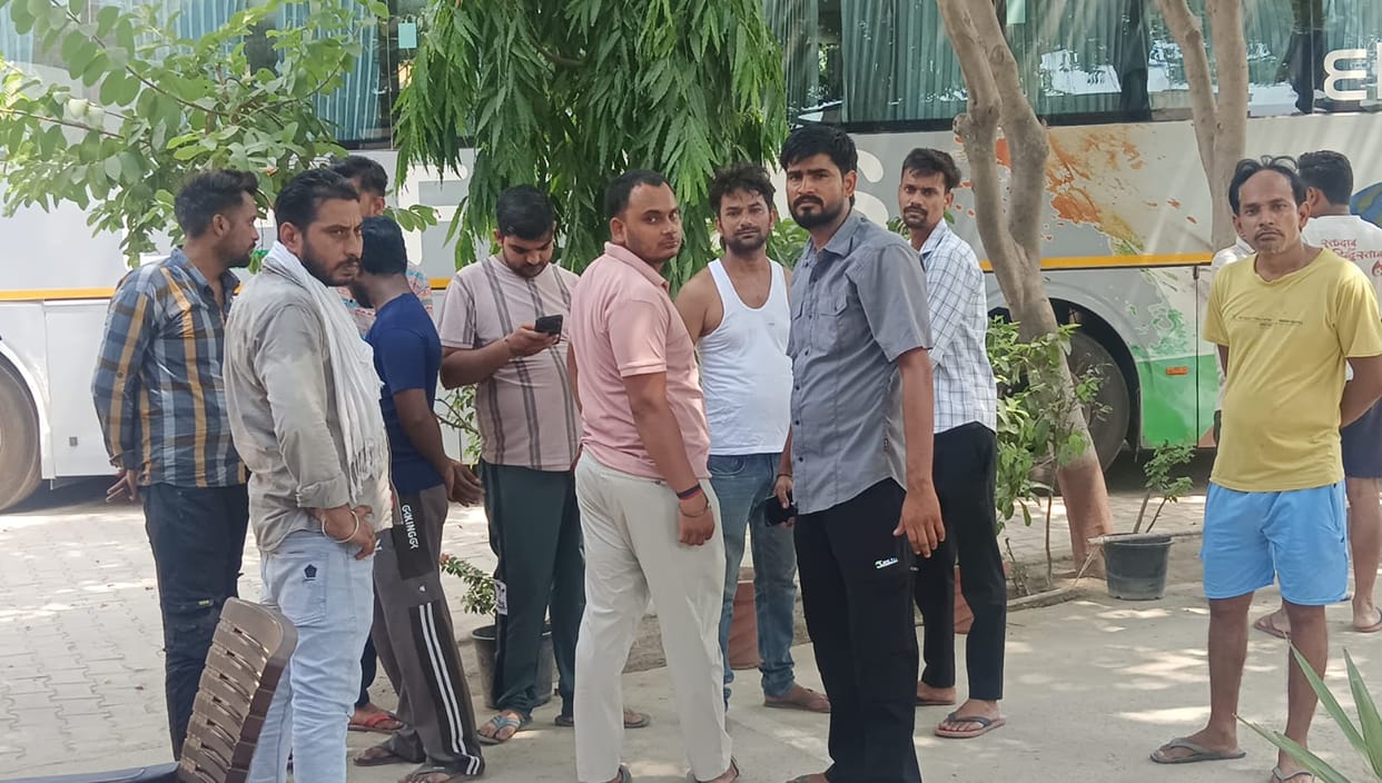 Family members created a ruckus at the police station over the filing of a murder report.