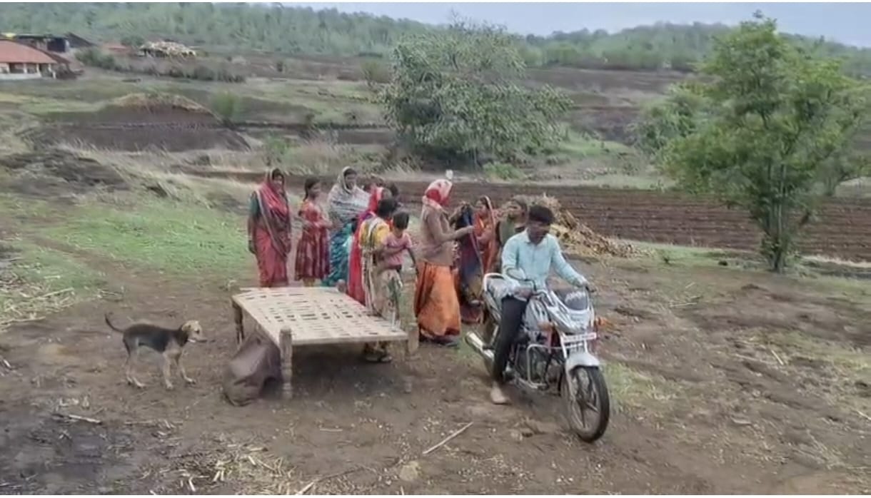 Healthcare on a cot in Chhindwara; questions raised.