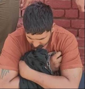 Accused of holding victims hostage and committing robbery arrested.