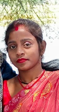 फोटो - 05 मृतक मानसी की फाइल फोटो।