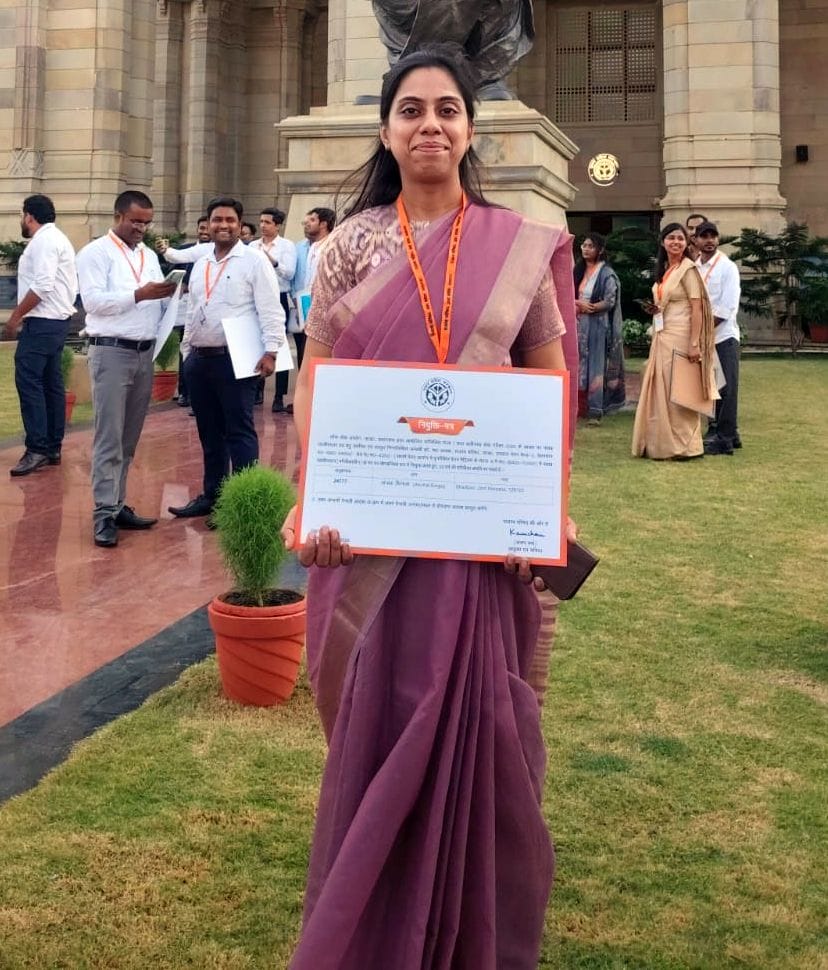 Anchal Singla, working in PNB, became Naib Tehsildar.