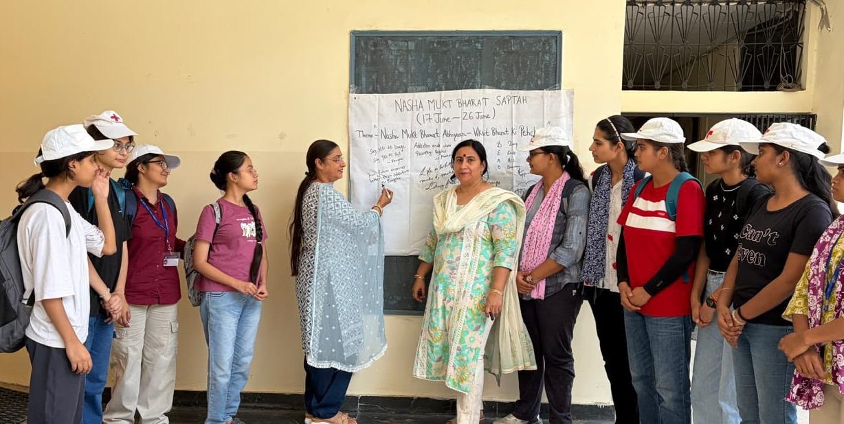 De-addiction Week concludes at Vaish Arya Kanya College.