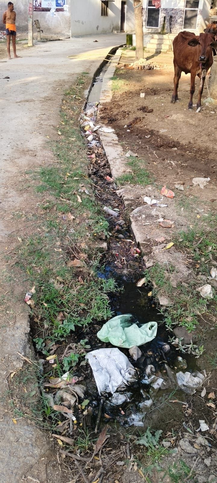 Drains overflowing with filth in Deori Rukhara; resolution claimed via a false report