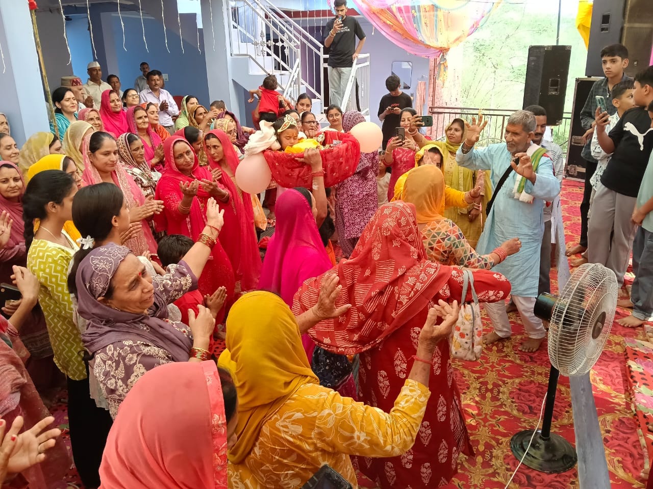 The episode of Krishna's birth was narrated during the discourse, leaving the devotees overwhelmed with emotion.