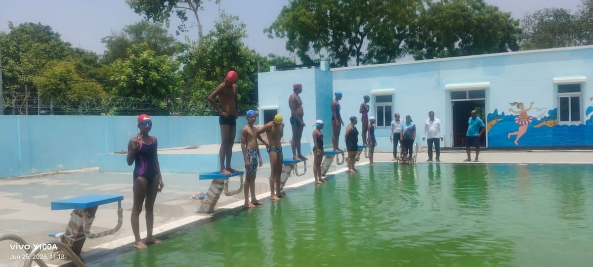 Kushinagar News: मंडलीय ट्रायल के लिए जिले के तैराकों का हुआ चयन