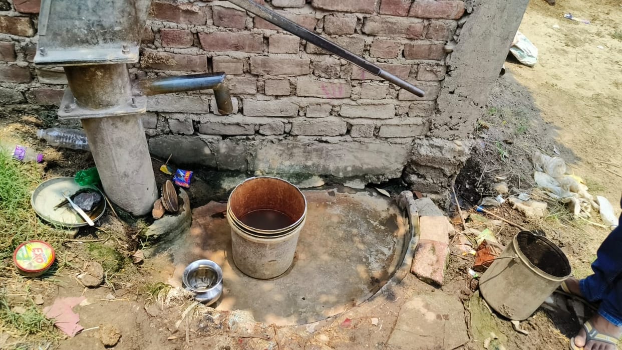 Poisonous water in six villages; fear of arsenic poisoning has 12,000 villagers.