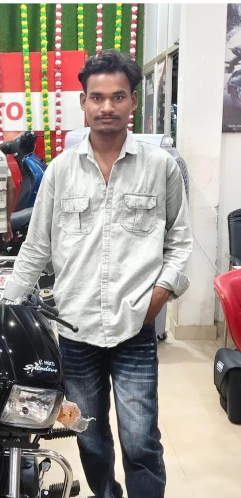 कृष्णा व करन की फाइल फोटो।