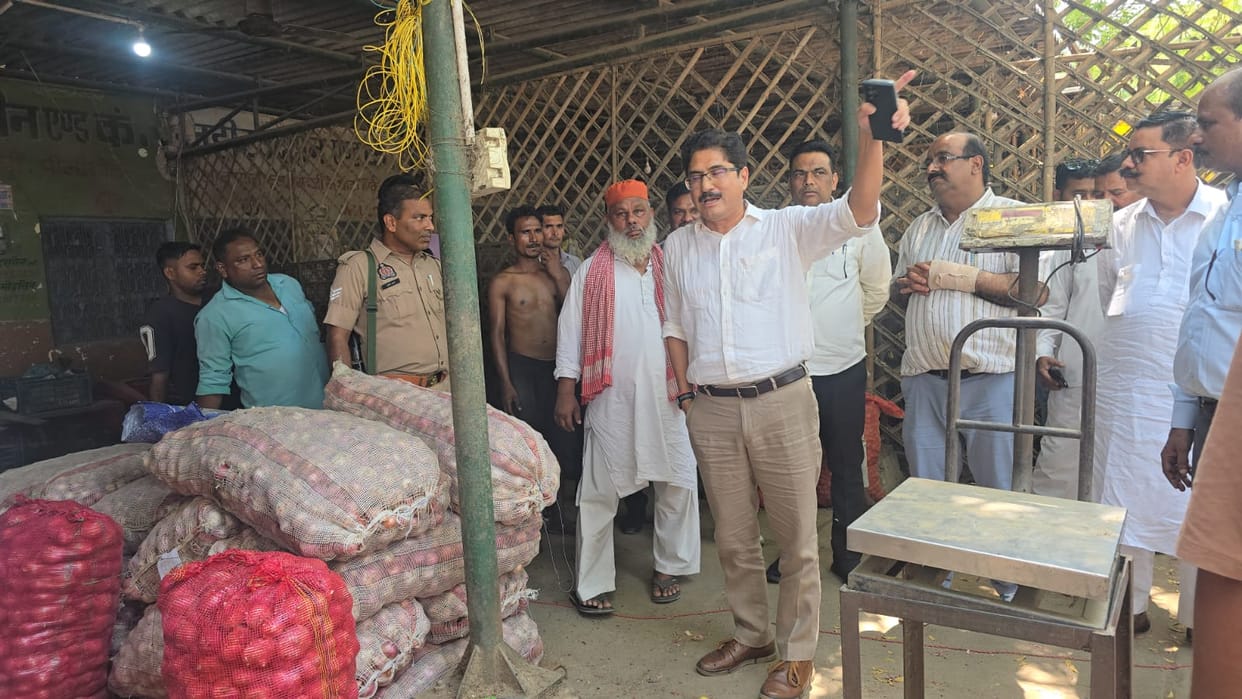 Investigation conducted into allegations of extortion at the mandi.