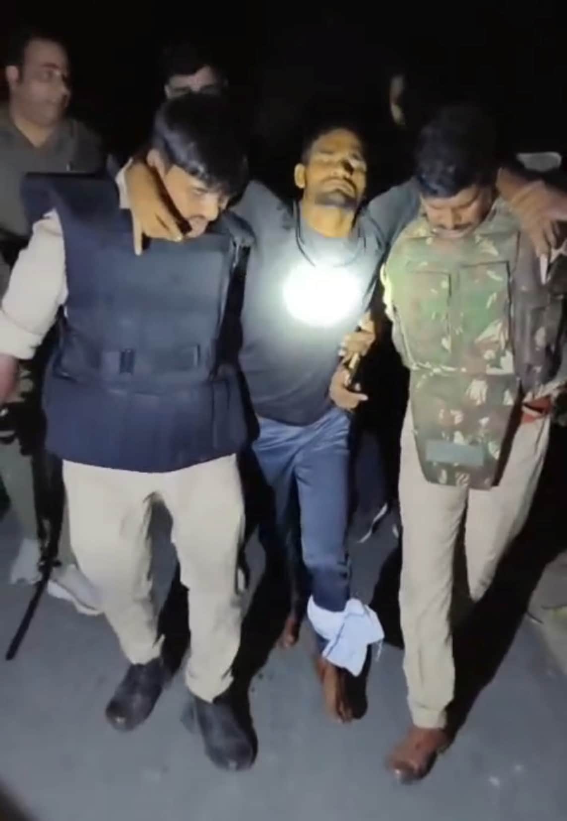 Encounter in Baundi; wanted criminal with a bounty on his head injured in police firing.