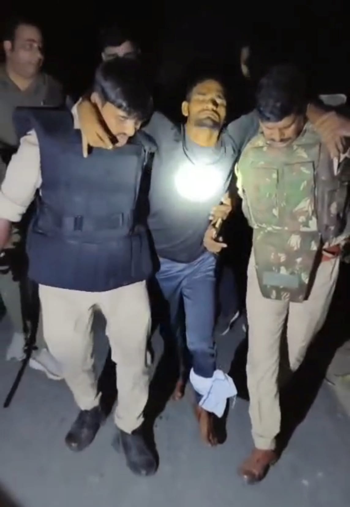 Encounter in Baundi; wanted criminal with a bounty on his head injured in police firing.