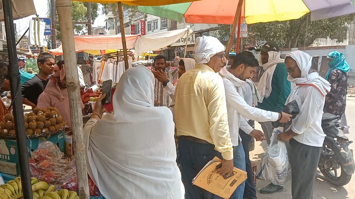 Raids on business establishments; 5 kg of plastic foil seized.