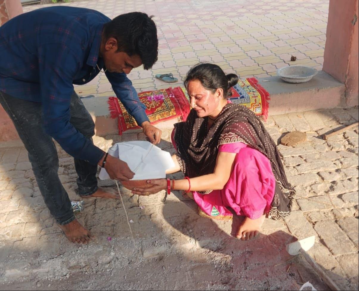 Sister fainted while collecting the ashes of the notorious Lalan Singh.