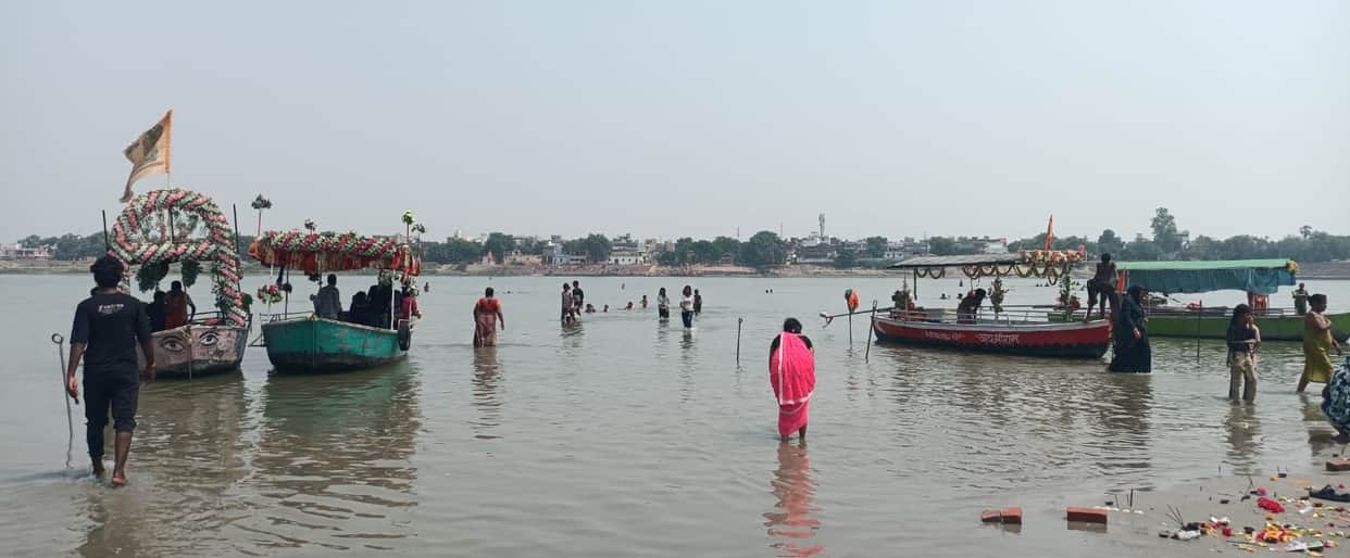 Devotees took a dip in the Saryu on Nirjala Ekadashi.