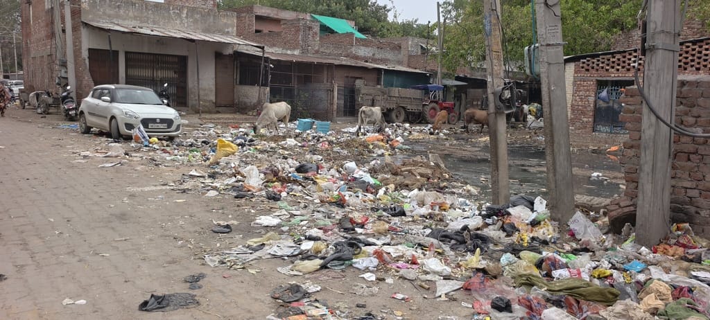 3 crore spent on cleaning every month, yet roads remain dirty.