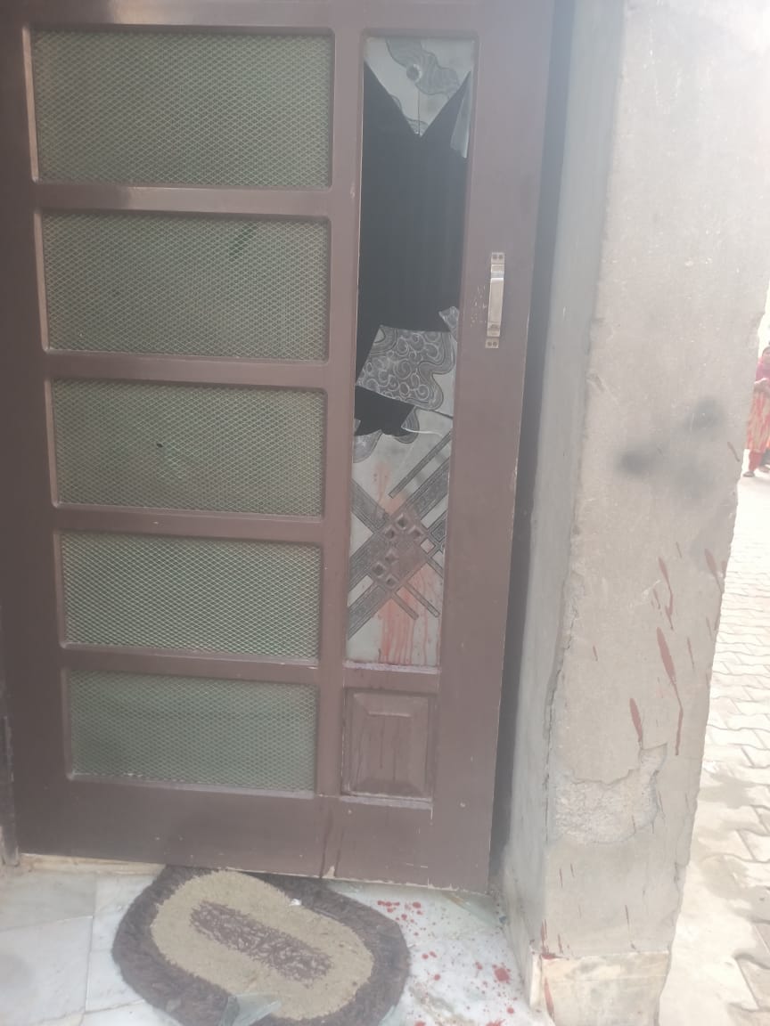 Mahila Congress District President's house attacked with bricks; door broken down