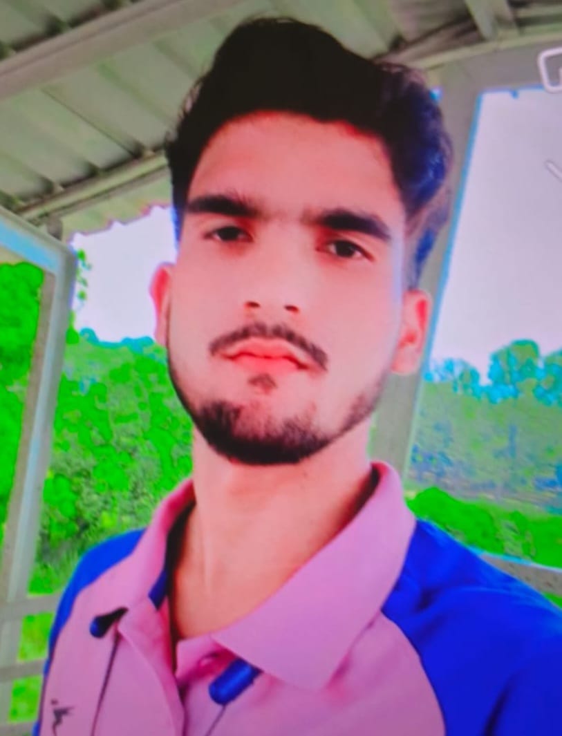 28-foot-tall Tazia comes into contact with high-tension line; one youth dies of electrocution, three critically injured.