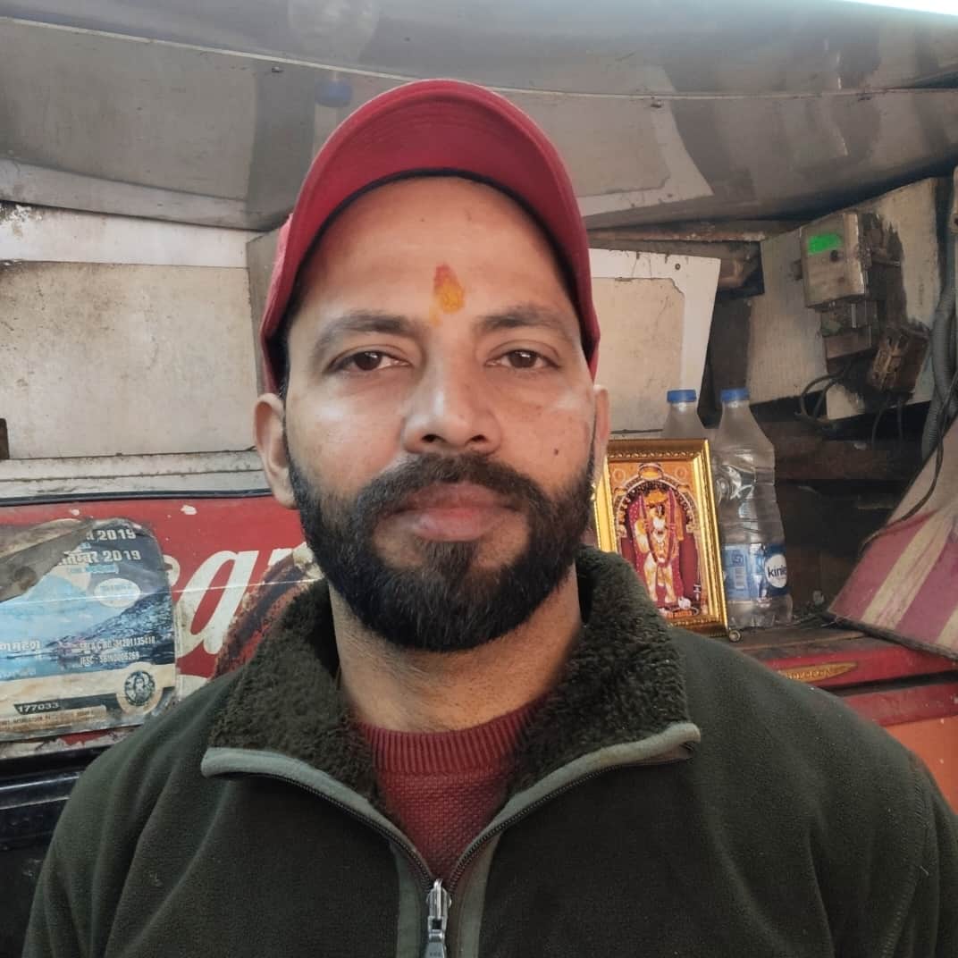 -सन्नी, स्थानीय निवासी।
