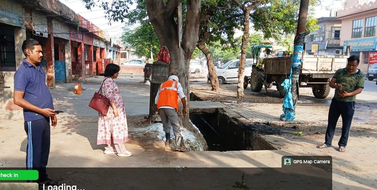 Live monitoring of municipal sanitation operations; Executive Officer conducts inspection.