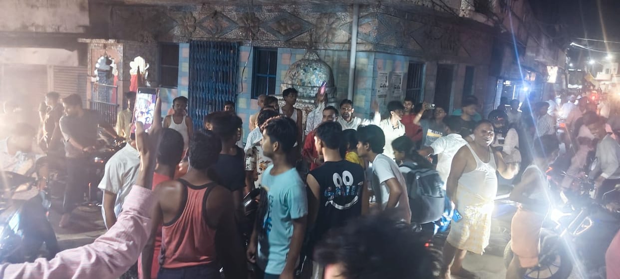 When the lights went out, angry people took to the streets