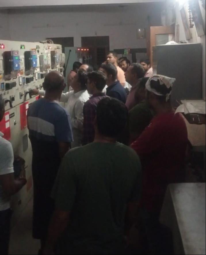 Three people, including an operator, beaten up at substation over power crisis