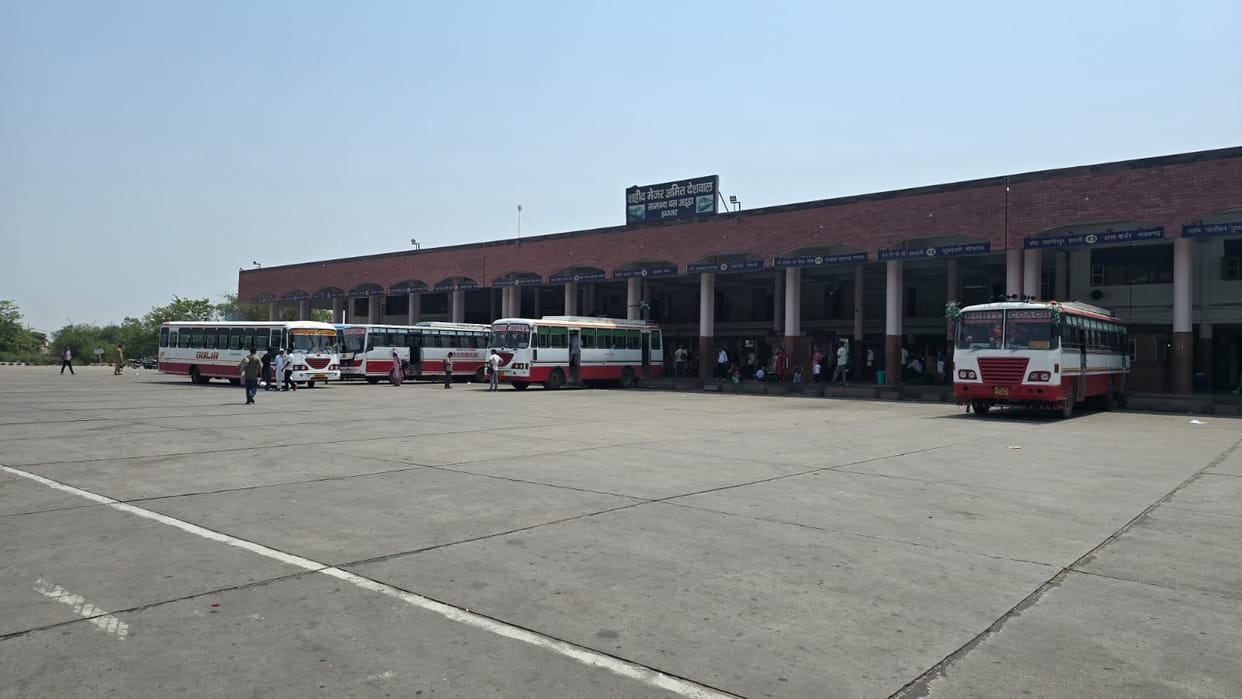 Action will be taken against private buses that do not issue tickets to passengers.
