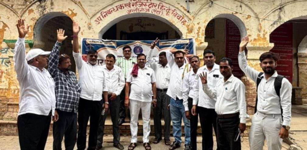 Advocates warn they will remain on strike until the decision on e-registry is withdrawn.