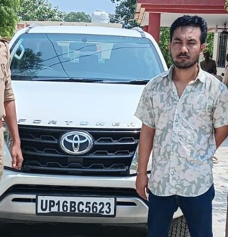 Arrested while transporting a luxury car from Delhi to Manipur using a fake number plate.
