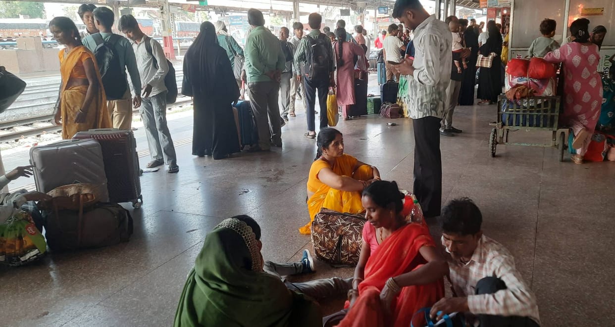Passenger train between Mankapur and Gonda to remain cancelled until July 11.